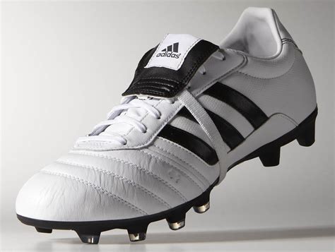 fußballschuhe adidas weiße streifen|Weiße adidas Fußballschuhe .